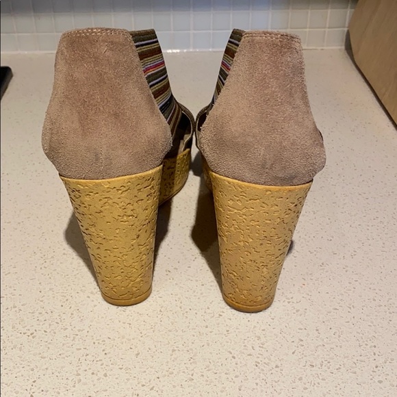 Colourful wedges - Picture 3 of 5